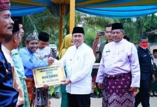 BUMKAM dan Pemerintah Kampung di Siak,Terima Bantuan Keuangan Khusus Dari Provinsi Riau
